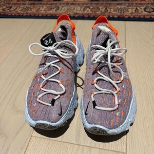 Nike Space Hippie 04